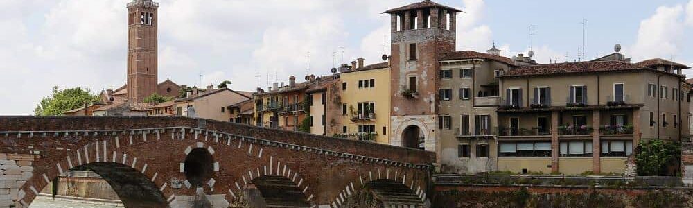 Pont de pierre de Vérone sur le fleuve Adige