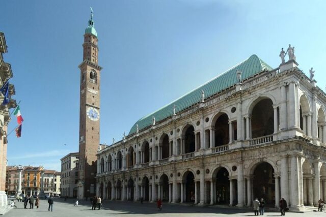 Basilique palladienne de Vicence. Visite avec chauffeur professionnel et guide local. Service VTC en Vénétie, Italie